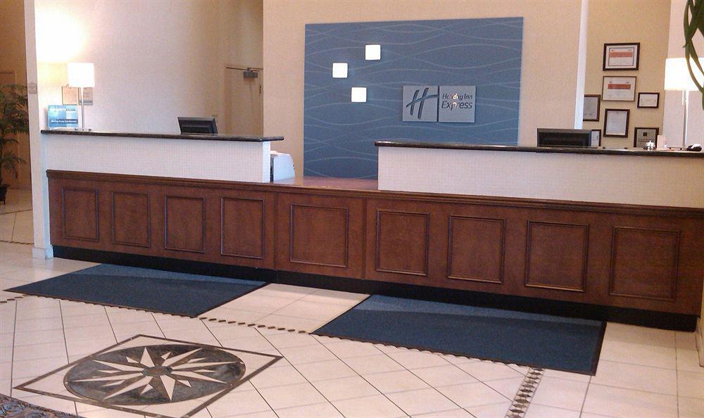 Wingate By Wyndham Waynesboro Hotel Interior photo