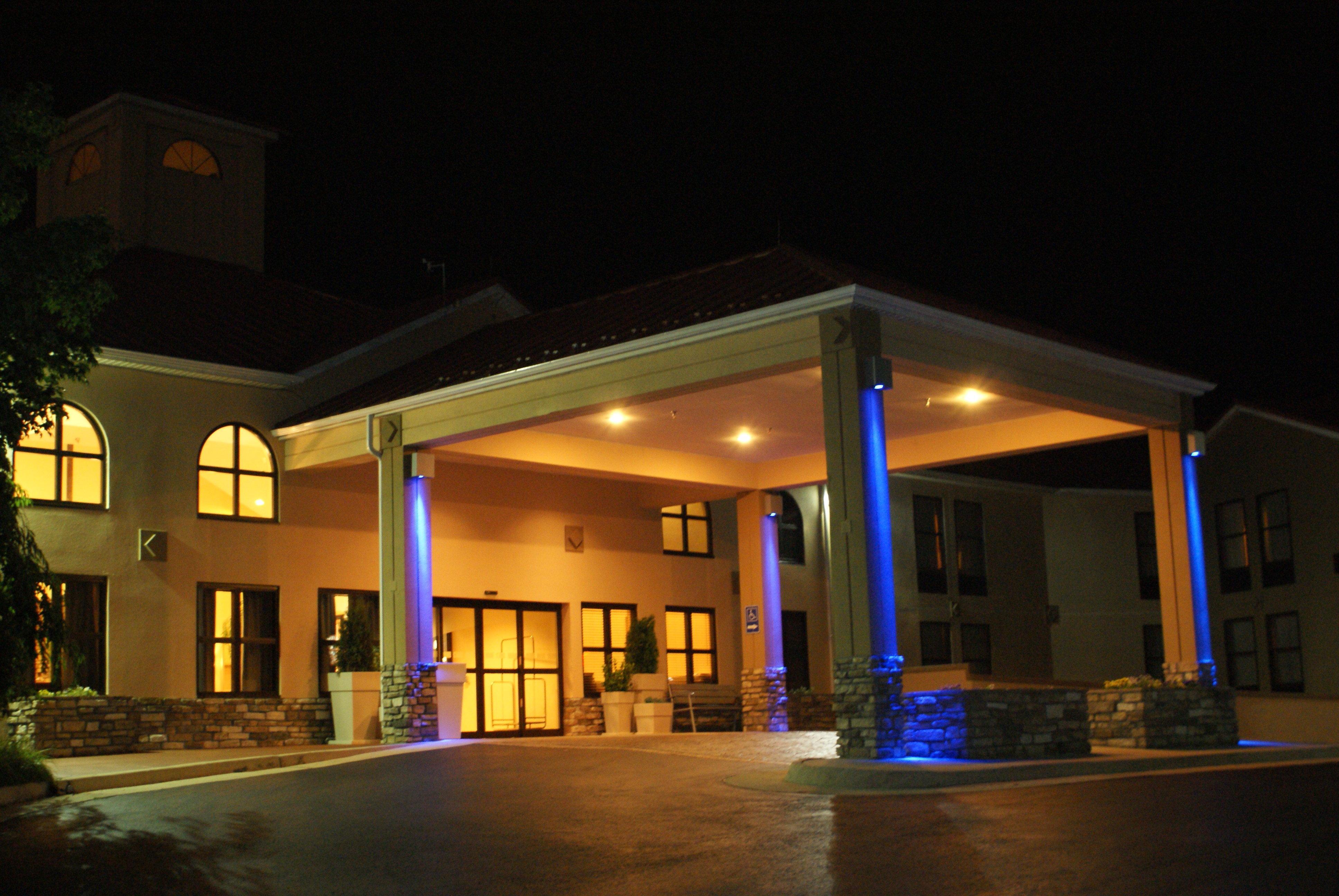 Wingate By Wyndham Waynesboro Hotel Exterior photo
