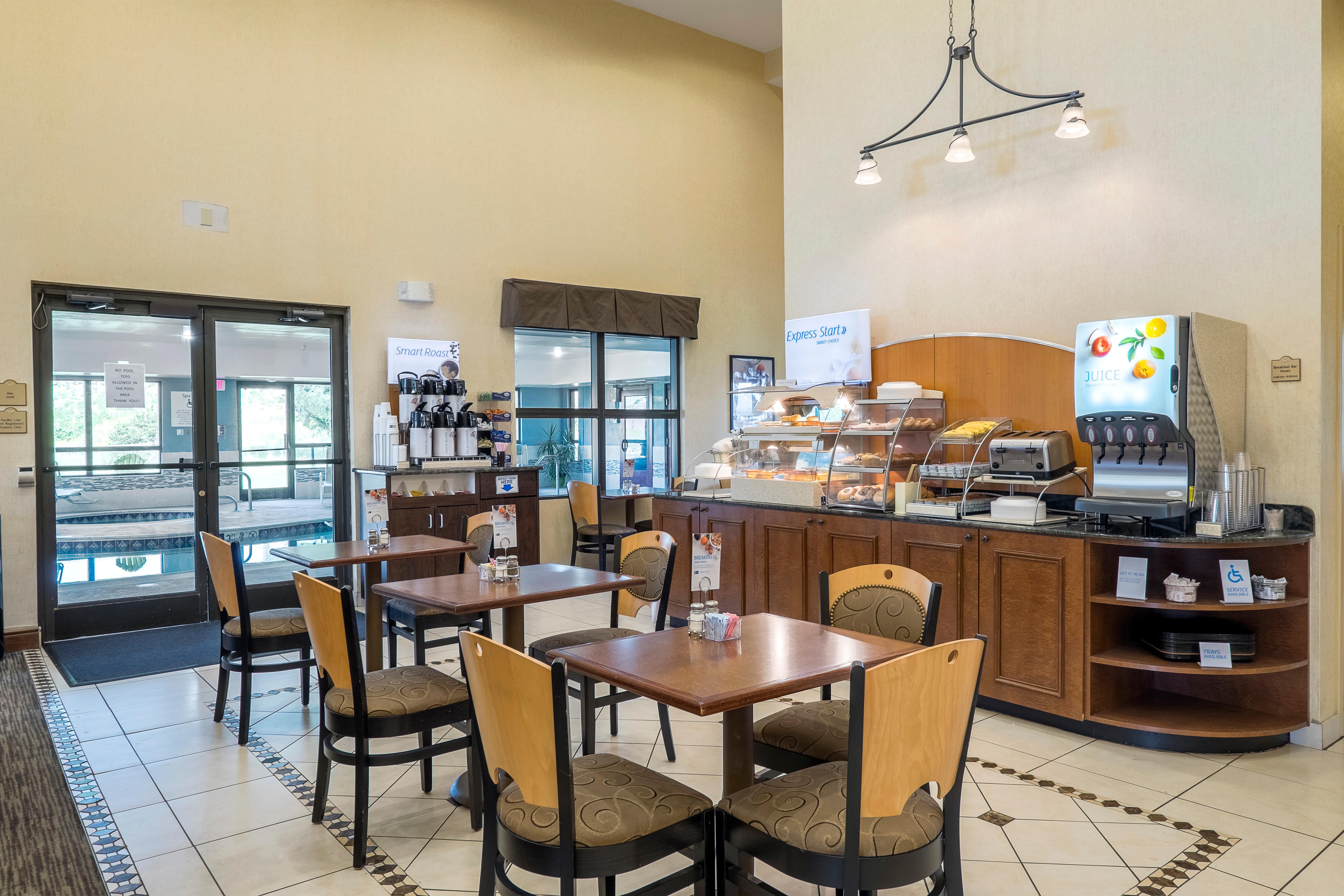 Wingate By Wyndham Waynesboro Hotel Exterior photo