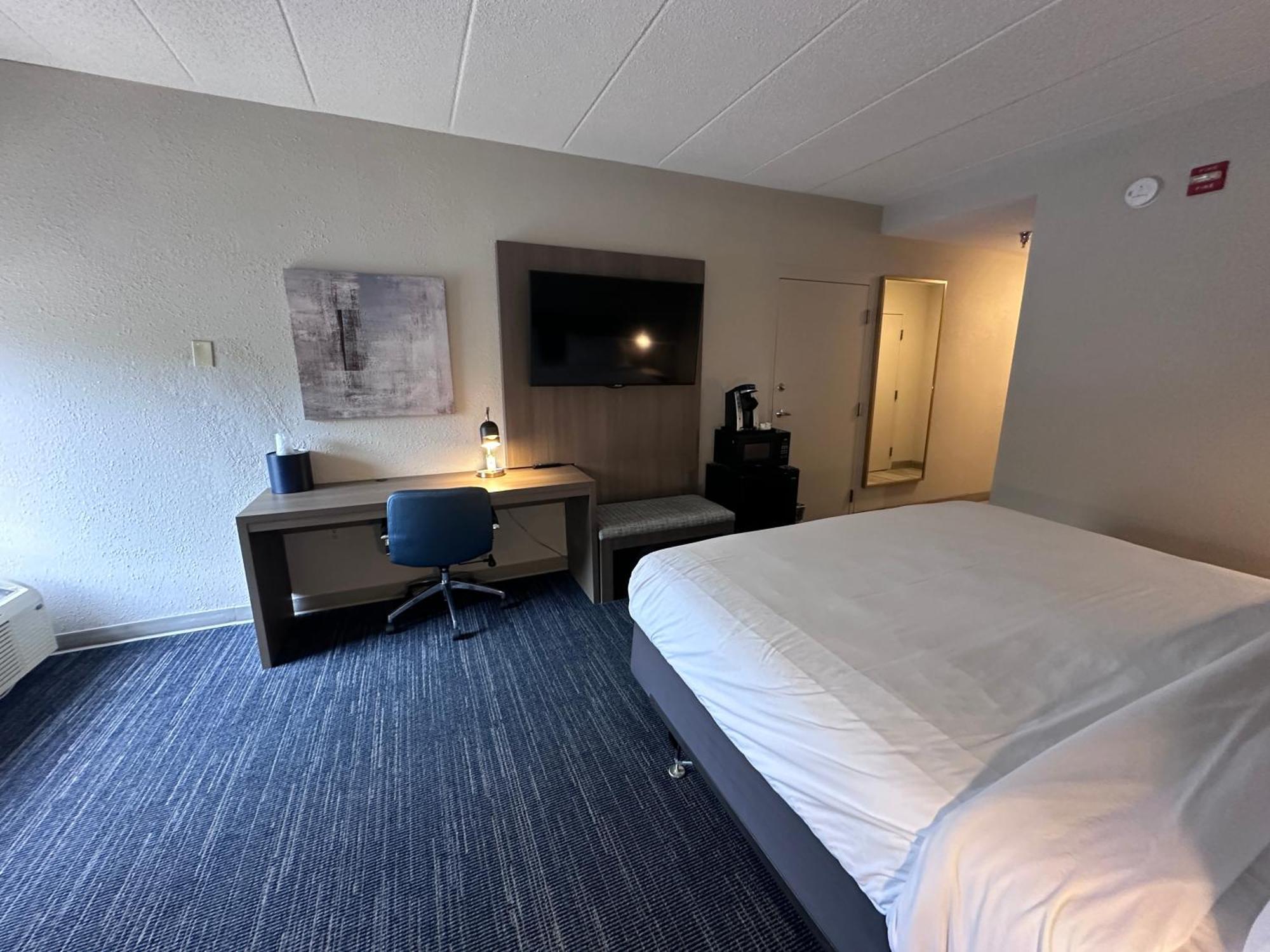 Wingate By Wyndham Waynesboro Hotel Exterior photo