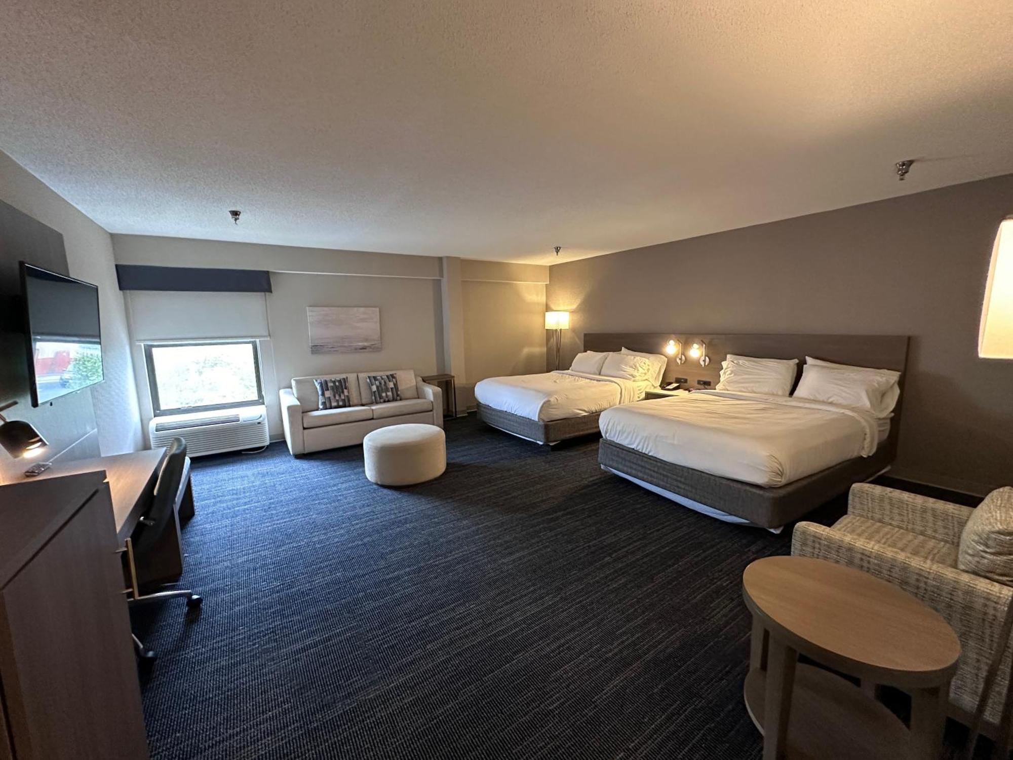 Wingate By Wyndham Waynesboro Hotel Exterior photo